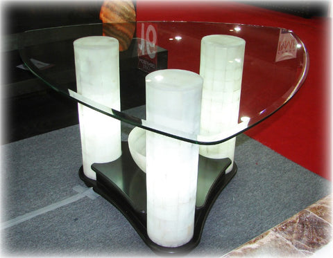 Mesa de onix triangular con vidrio modelo C15 (A Cotizar)